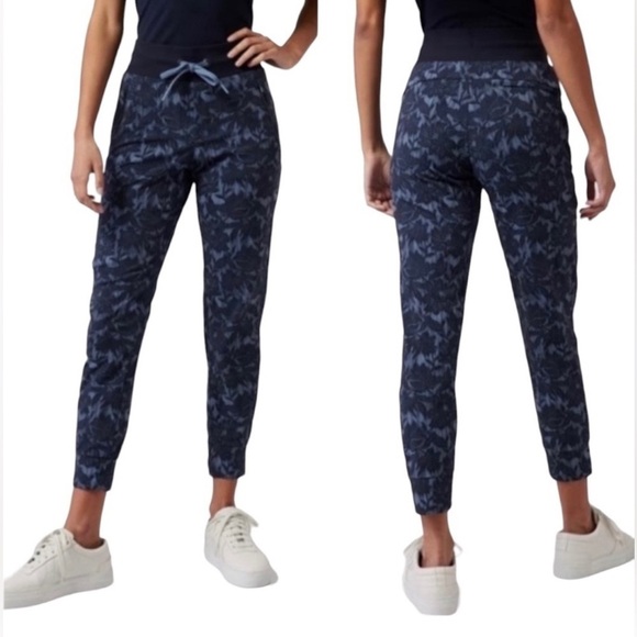 Athleta Trekkie North Jogger Pants Ethereal Bloom Blue Floral Size 12 - Picture 1 of 8